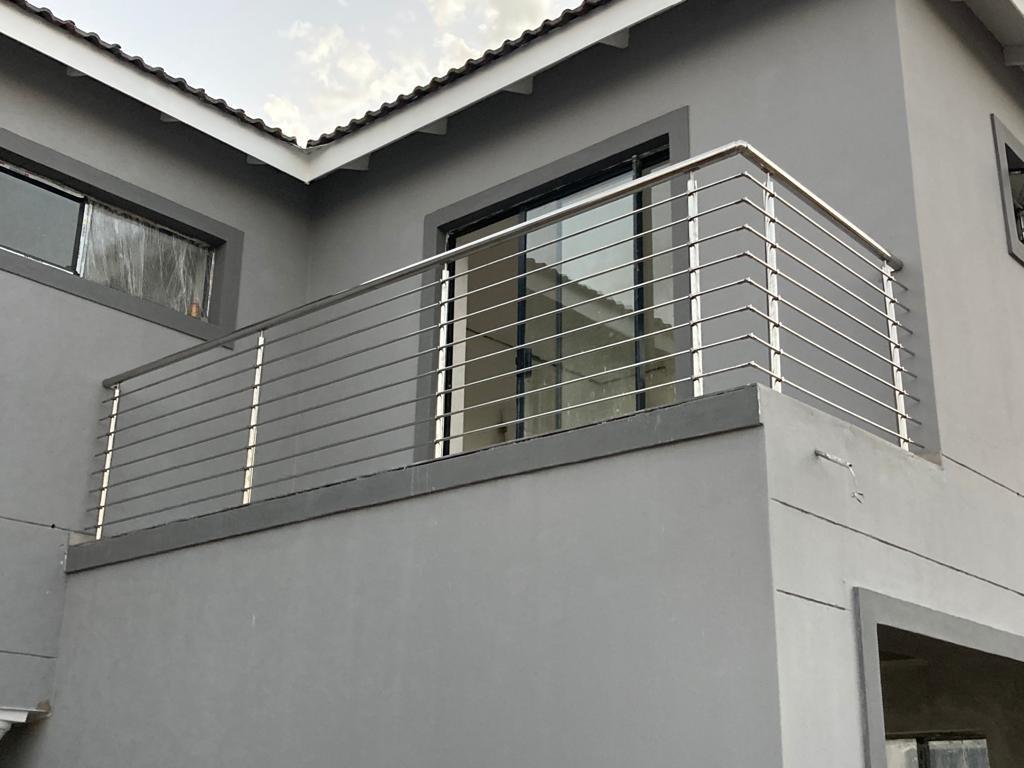 Aluminium Gate